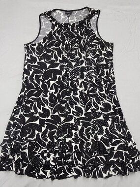 Dressbarn Plus Size 22 Dress Black White Floral A-Line Sleeveless Ruffle Hem